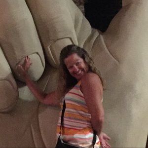 Meet your Posher, Carla